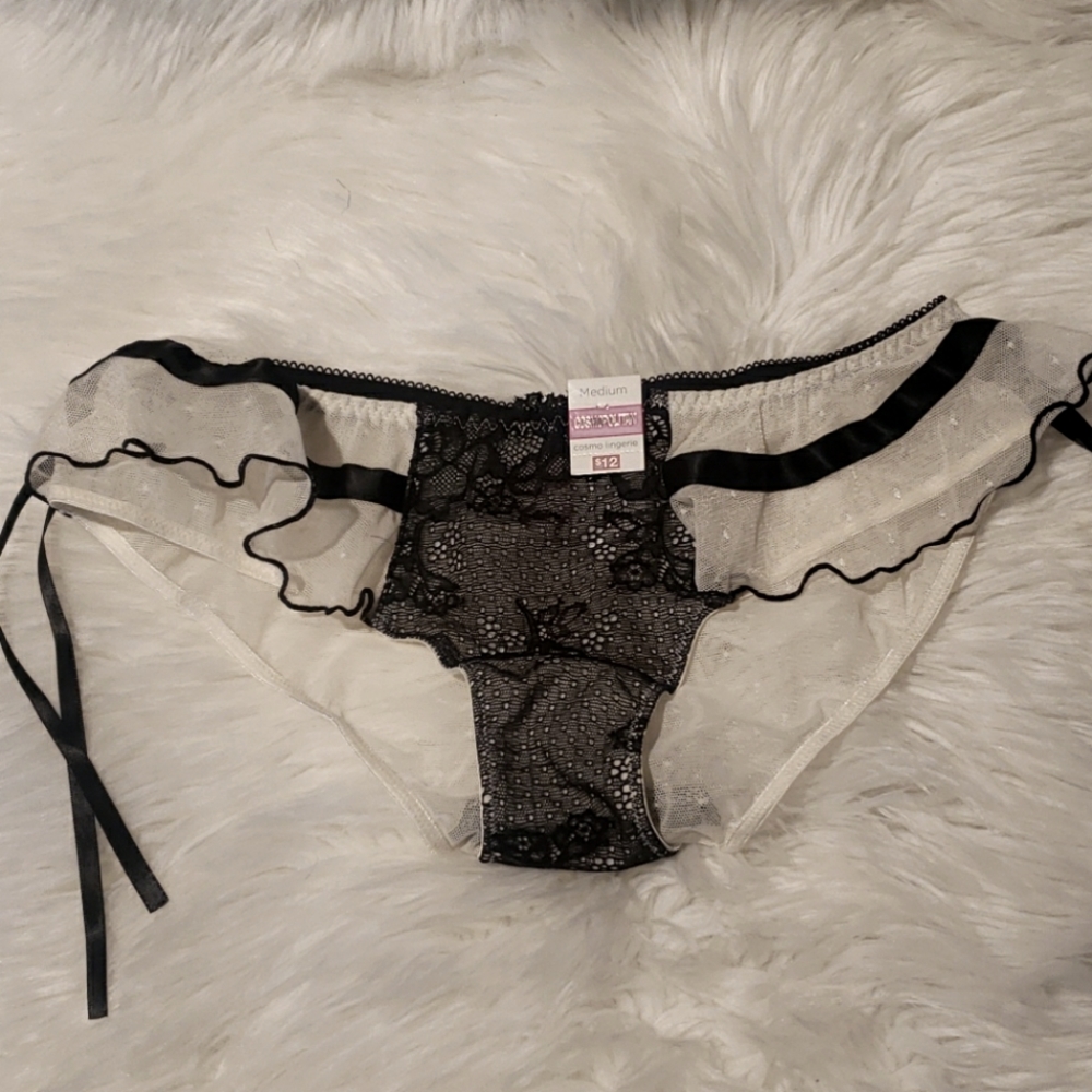 COSMOPOLITAN lace panties with ruffles & side ties